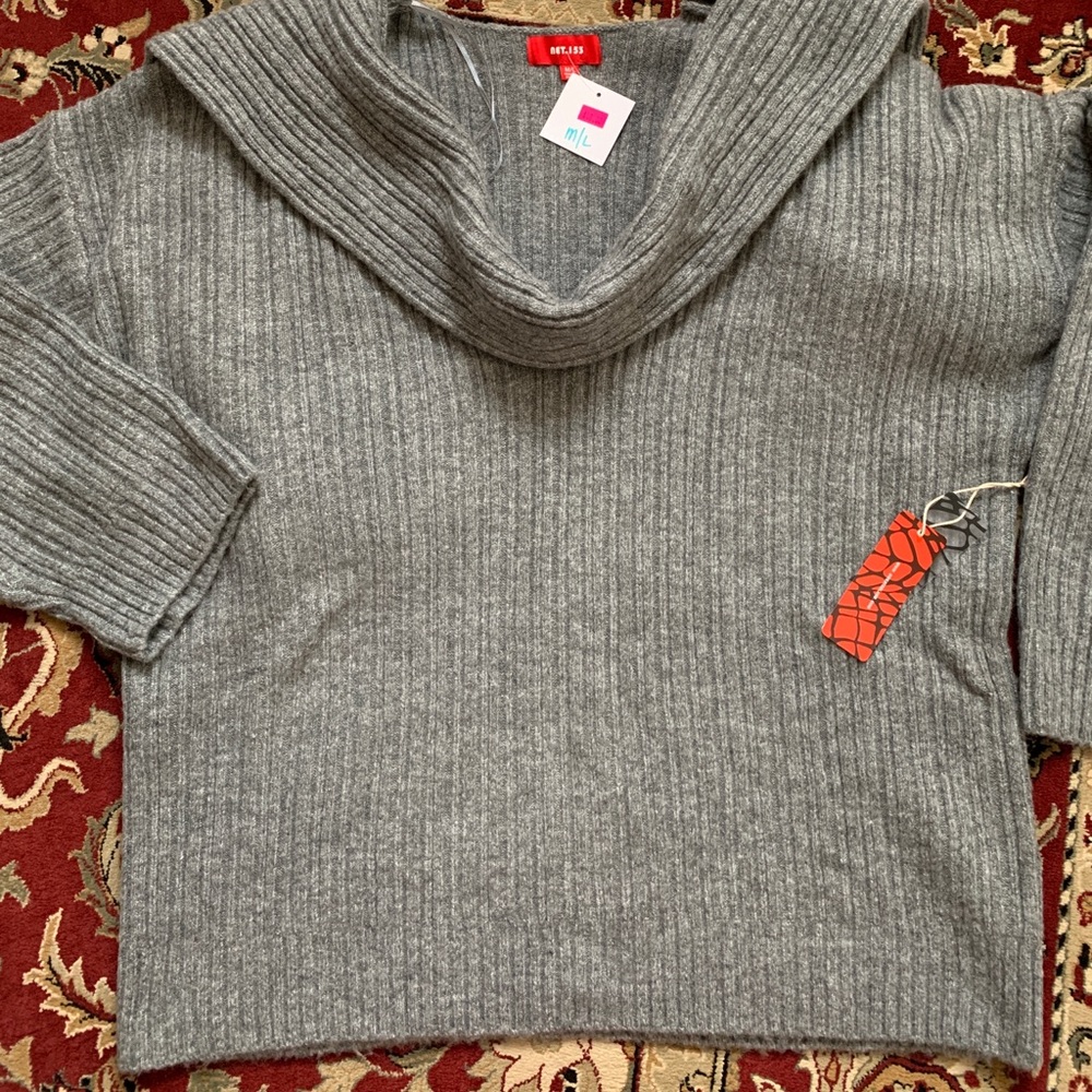 NWT NET .153 sweater size M/L